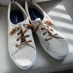Barely worn womens sperrys